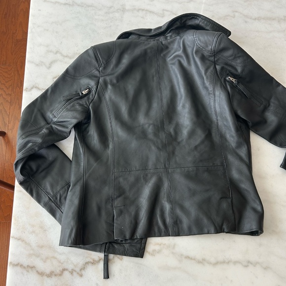 Leather jacket - Picture 6 of 9